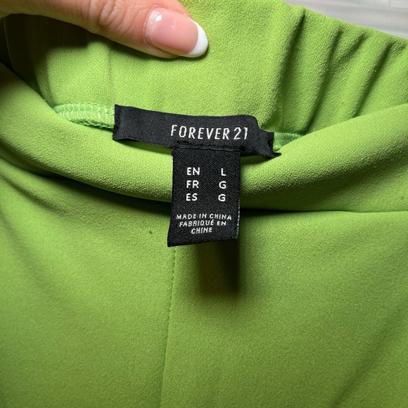 Green pants - Picture 2 of 3